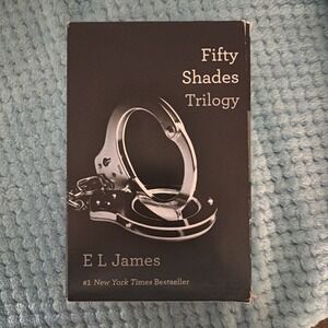 Fifty Shades Trilogy Set : Fifty Shades of Grey, Fifty Shades Darker, Fifty...